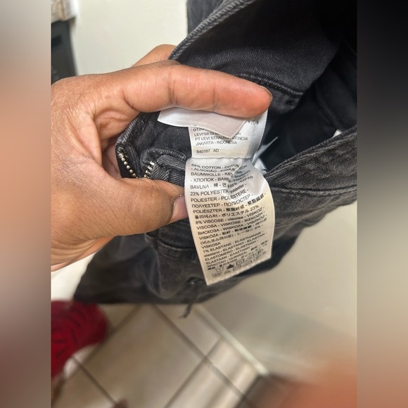 Levi’s black denim overalls zip front retro women’s size 27 - Picture 4 of 8